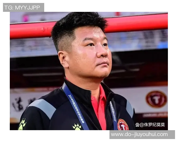 不敌日本令韩国同行暴怒，狂飙脏话矛头直指主帅——足球场上的怒火与责任