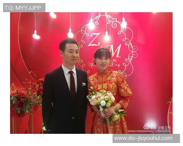 师弟酒店偶遇中式迎亲,唱歌送上最真挚的祝福 师弟酒店偶遇中式迎亲,唱歌送上最真挚的祝福